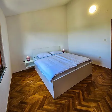 Apartment Aenona Sea View