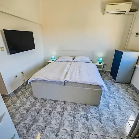 Apartment Aenona Sea View
