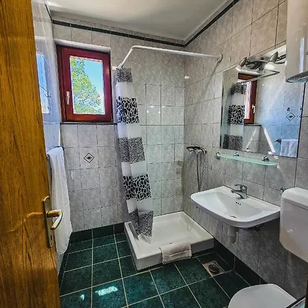 Aenona Sea View Apartment *
