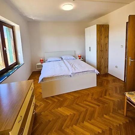 Aenona Sea View Apartment Nin