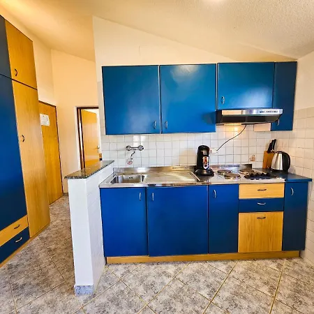 Apartment Aenona Sea View