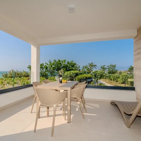 Aenona Sea View * Nin