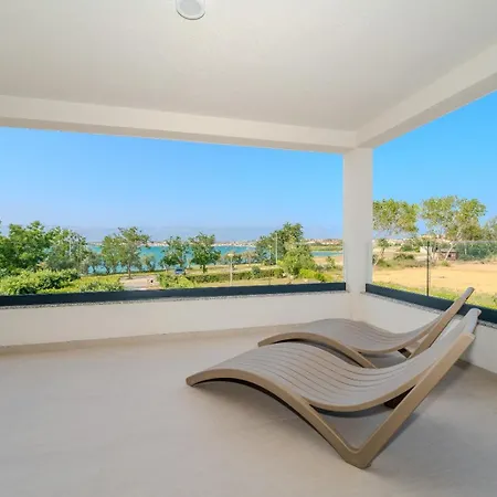 Aenona Sea View *