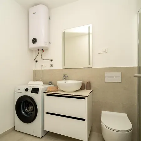 Apartmán Aenona Sea View *