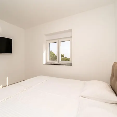 Aenona Sea View *