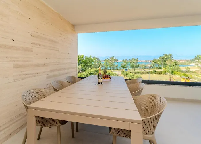 Aenona Sea View *