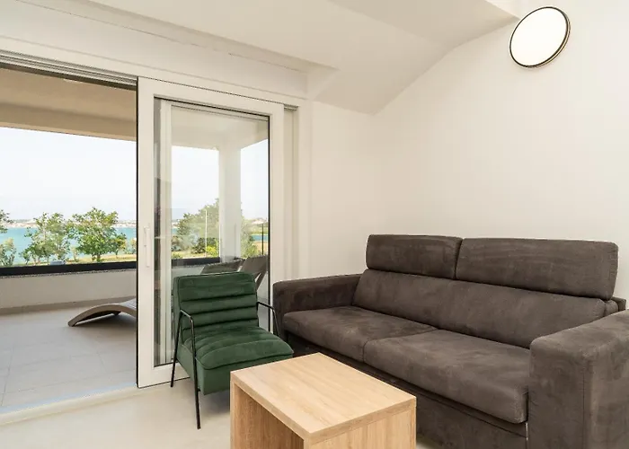 아파트 Aenona Sea View *
