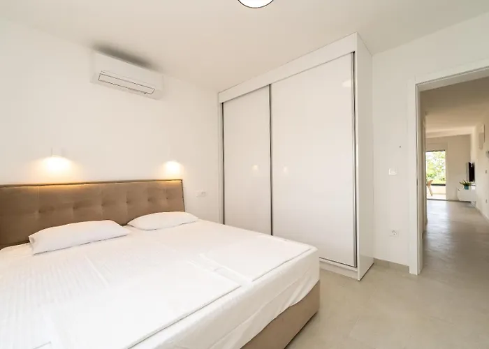 Aenona Sea View Апартаменты *